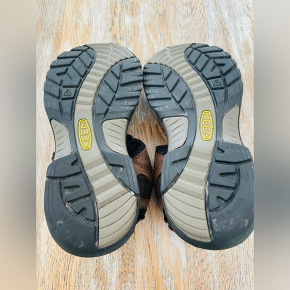 SOLD Keen Men’s Rialto II 3 Point Leather Hiking Sandals❤️🥾 - Picture 5 of 14